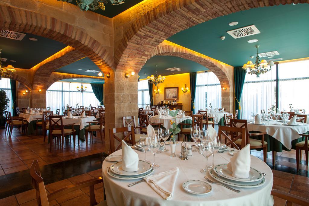 Hotel Villa De Альмасан Екстер'єр фото